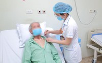 Người đàn ông 75 tuổi ung thư thanh quản, khối u che gần kín đường thở được cứu nhờ cuộc phẫu thuật đặc biệt