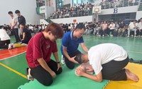 750 tân sinh viên Đại học Y Dược được tập huấn kỹ năng sơ cấp cứu, phòng cháy chữa cháy