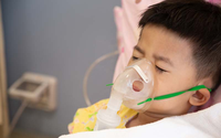 Thời tiết giao mùa, nhiều virus hô hấp gia tăng: Cha mẹ cần làm gì để bảo vệ con?