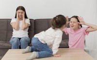 Đừng để quá trễ: 5 hành vi ở trẻ khiến cha mẹ phải bất lực bật khóc sau này