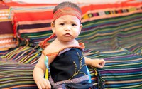 Khoảnh khắc đáng yêu của con gái H'Hen Niê khi tròn 1 tuổi