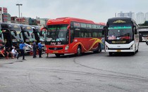 Xe khách từ Hà Nội đi các tỉnh sắp  hết vé, các nhà xe tăng chuyến, tăng ghế phục vụ người dân nghỉ lễ