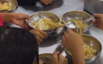 Diễn biến mới nhất vụ 11 học sinh ăn 2 gói mì tôm chan cơm ở Lào Cai