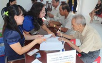 Nhóm đối tượng nào vừa được nhận trợ cấp 500.000 đồng/tháng, vừa được hưởng 100% chi phí khám chữa bệnh bảo hiểm y tế trong năm 2026?