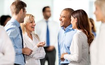 Vì sao người thông minh luôn giữ khoảng cách: Trí tuệ thực sự nằm ở chỗ biết từ bỏ mối quan hệ nào