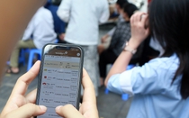 Phí ngân hàng đè nặng ví tiền sinh viên: Ngày nào cũng phải tính từng đồng mới đủ sống giờ lại lo thêm phí ATM