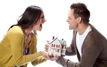Choáng váng khi biết chồng đưa hết lương cho vợ lại giấu giếm nhiều 'tài sản trước hôn nhân'