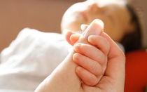 10 năm tìm con không thành và 'món quà' định mệnh từ người cũ của chồng