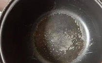 Có nên dùng tiếp nồi cơm điện khi lớp chống dính đã bị bong tróc?