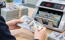 Tỷ giá USD hôm nay 26/10: USD khối ngân hàng nhích nhẹ, mua USD thị trường tự do chênh lệch bao nhiêu?