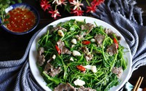 Loại rau dại nghe tên thấy 'bốc mùi', nhưng là vị thuốc hỗ trợ tiêu hóa và giải độc cực tốt, chế biến đơn giản