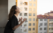 Chiêu độc ép hàng xóm bán nhà: Mở tiếng chó sủa 24/7 khiến cư dân kiệt quệ