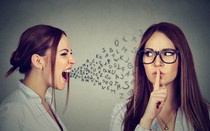 Nước sâu tĩnh lặng, người khôn kiệm lời: Đỉnh cao của sự im lặng đúng lúc