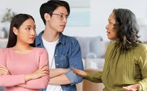 Bị con rể ép đi viện dưỡng lão để chiếm nhà: Cú đáp trả đanh thép của bà mẹ vợ cao tay