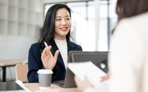 8 thói quen của phụ nữ bản lĩnh: Không cần dựa dẫm vẫn sống rực rỡ