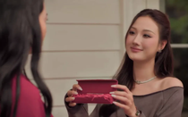 NSƯT Quách Thu Phương bị gái quán bar 'dằn mặt' trong 'Bước chân vào đời'