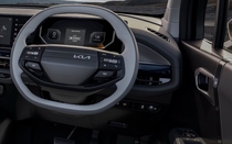 SUV cỡ nhỏ giá 204 triệu đồng của Kia đẹp long lanh, trang bị siêu xịn, rẻ hơn Kia Morning, Hyundai Grand i10 chỉ như Honda SH thích hợp với chị em