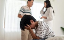 Ly hôn thì nhanh, nuôi con thì né: Cặp vợ chồng khiến tòa án phẫn nộ