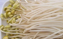 4 loại rau “long lanh bất thường” ngoài chợ: Càng đẹp càng đáng ngờ, người bán đôi khi cũng né ăn