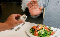 2 thói quen ăn tối tưởng vô hại nhưng âm thầm gây áp lực cho tim, nhiều người phạm phải
