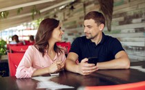 Cảm xúc thay đổi nhanh như chớp: 5 cung hoàng đạo nữ có trái tim cực kỳ nhạy cảm