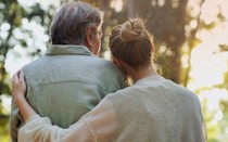 Cha hay mẹ ra đi trước: Khoảng trống nào lặng lẽ làm đảo lộn một gia đình?