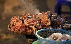 Vô vàn món ngon ở chợ đêm ẩm thực phố cổ Hà Nội