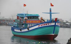 Hạ thủy tàu cá "khủng" thay thế chiếc bị tàu Trung Quốc đâm chìm