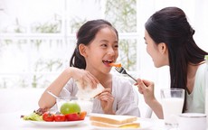 Bí quyết làm mát cơ thể chống chọi nắng nóng