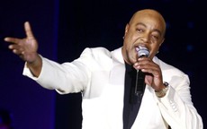 Huyền thoại âm nhạc thế giới Peabo Bryson tham gia In The Spotlight