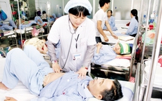 Ngành Y chống quá tải bệnh viện: Gần 5.000 giường bệnh được tăng cường