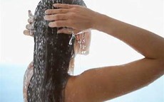 5 lợi ích không ngờ của việc tắm nước lạnh
