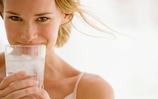 10 lợi ích diệu kỳ khi bạn uống nước lọc mỗi ngày