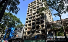 Bên trong chung cư 13 tầng hoang tàn nhất Sài Gòn