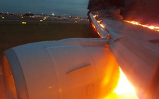 Máy bay chở hơn 240 người bốc cháy khi hạ cánh khẩn