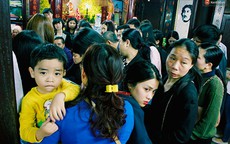 Người Hà Nội chen nhau đăng ký dự đại lễ cầu an và dâng sao giải hạn ở chùa Phúc Khánh