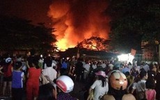 Cháy lớn tại chợ Hương Khê