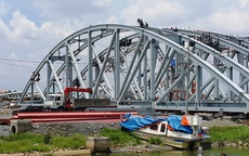 Thi công cầu Ghềnh, công nhân bị cần cẩu va tử vong