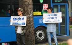 Thanh niên phản đối chặt cây xanh làm ga tàu điện