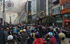 Vụ cháy lớn trên phố Trần Thái Tông, Hà Nội: Nhiều người dân vô tình cản trở công tác chữa cháy, cứu nạn