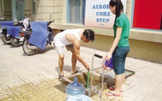 Hà Nội: Biết độc, dân vẫn phải khoan nền nhà lấy nước ăn