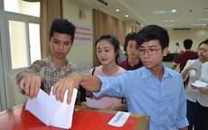 Sinh viên trường y háo hức đi bầu cử