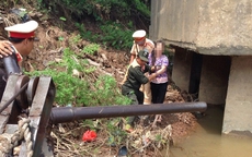 Nhảy sông tự tử không thành, vẫy tay cầu cứu CSGT