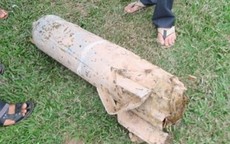 Hà Nội: Phát hiện quả bom 200kg chưa nổ trên ruộng lúa