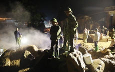 Lũ quét kinh hoàng ở Yên Bái: Xuyên đêm phá đá tìm kiếm 12 người mất tích