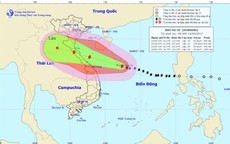 Tin mới nhất về cơn bão số 10: Sóng tâm bão cao tới 10 m