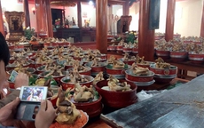 Choáng với lễ cúng rằm tháng Giêng cả trăm mâm xôi gà ở Nghệ An