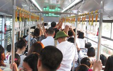 Giờ cao điểm, buýt nhanh BRT có thực sự "quá tải"?