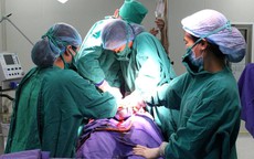 Ca phẫu thuật lạ cứu sống cả sản phụ và thai nhi