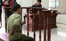 Lái xích lô chở tôn làm chết bé 9 tuổi, ôm lưng ngồi trả lời xét hỏi